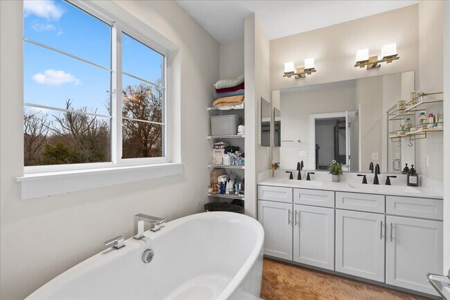 Building Photo - A Glimpse of Serene Living in Chantilly, VA