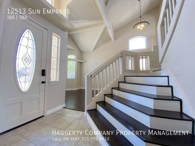 Building Photo - East El Paso 3 bed Refrig A/C with Loft an...