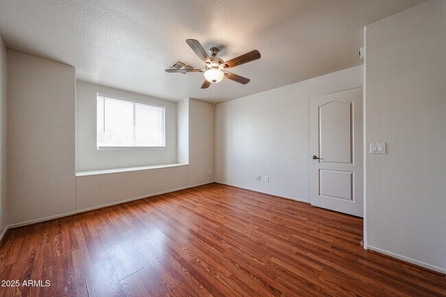 Building Photo - 2568 E Santa Rosa Dr