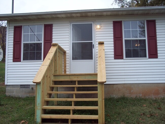 Building Photo - 1513 Brown Ave