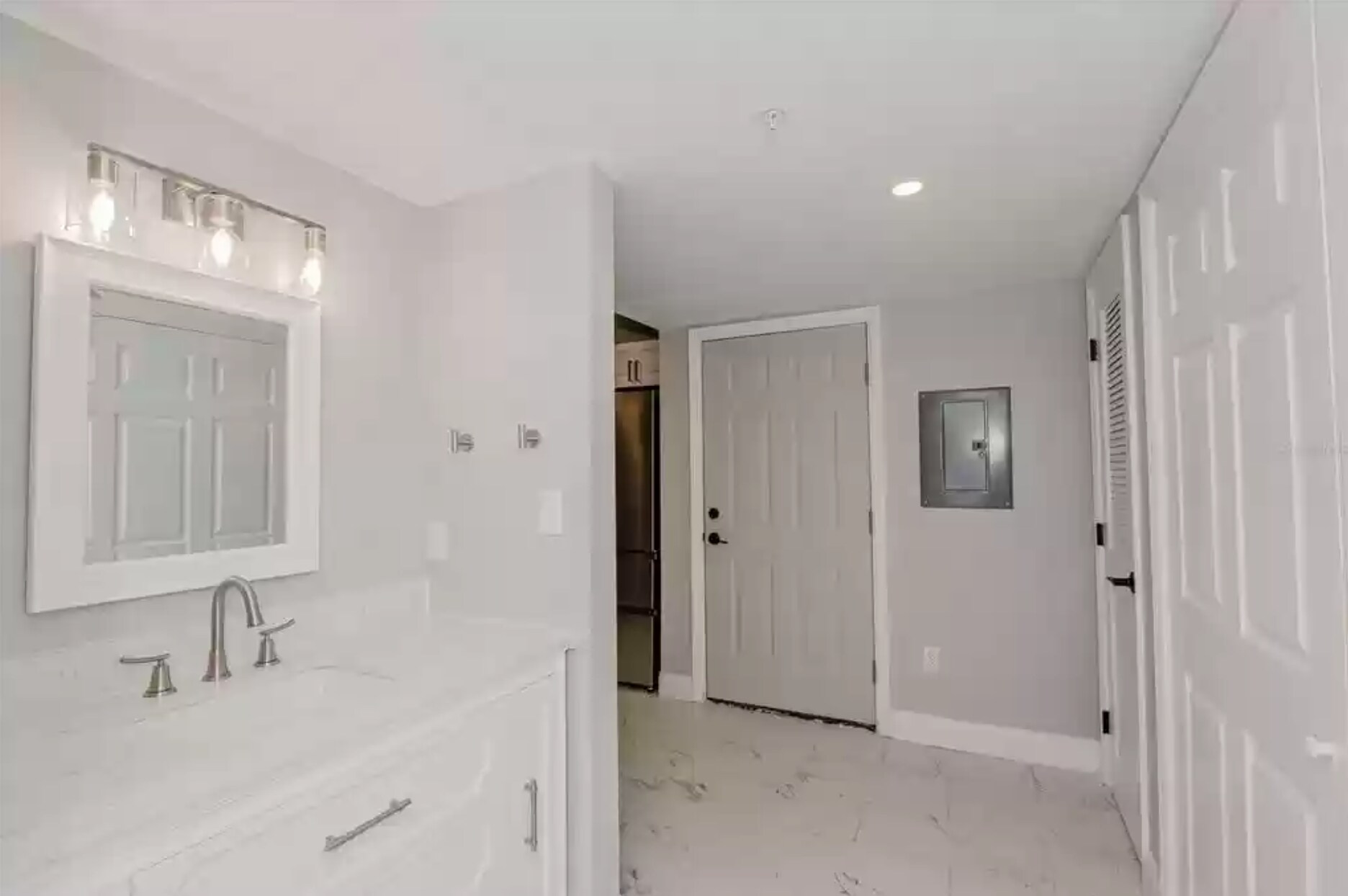 Bathroom - 812 Pinewood Ct