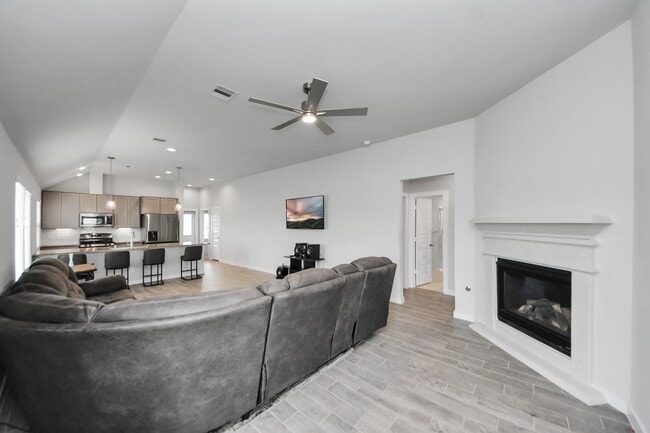 Building Photo - 2643 Oakleaf Ash Ln