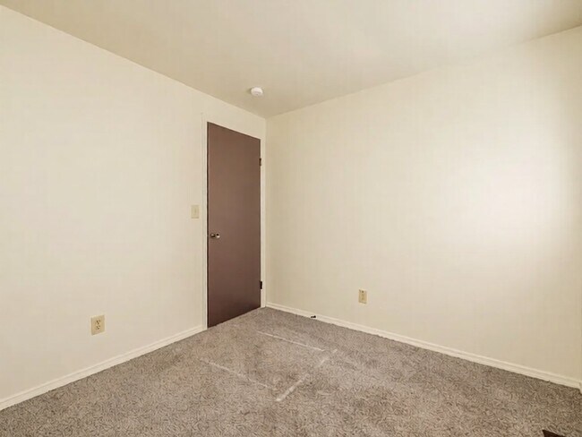 Building Photo - 6952 Angora Way