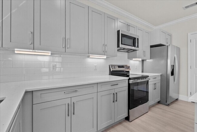 Building Photo - 540 Hobbs Rd