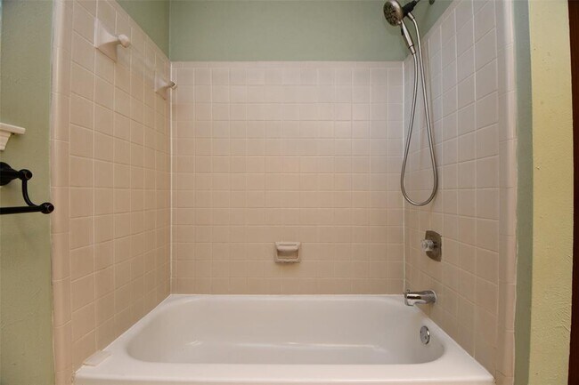 Building Photo - 1218 Briarmead Dr