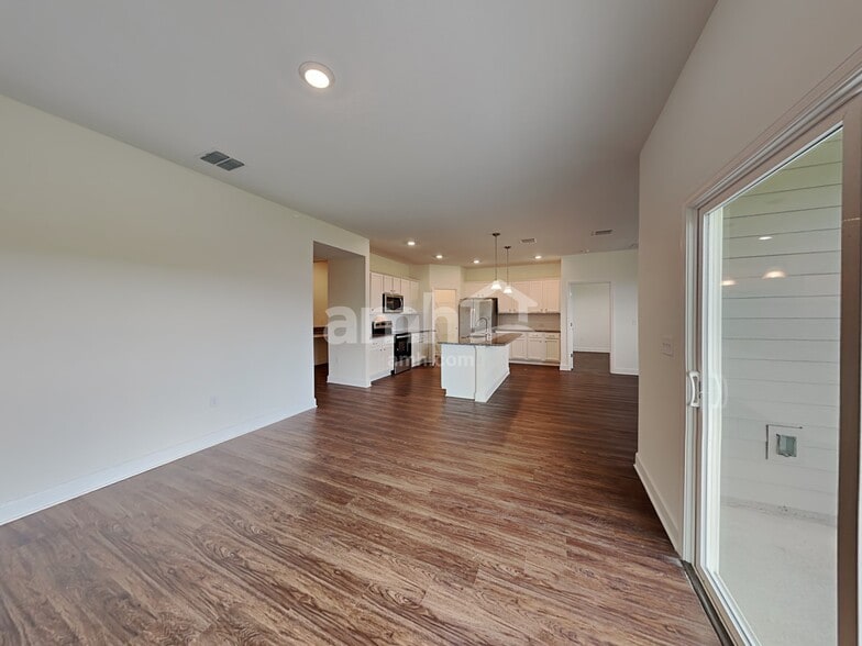 Building Photo - 1235 Tan Tara Trail