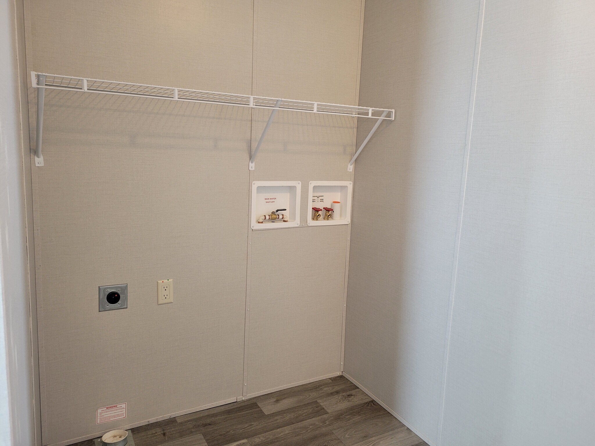 Building Photo - 38060 Leverette Ave