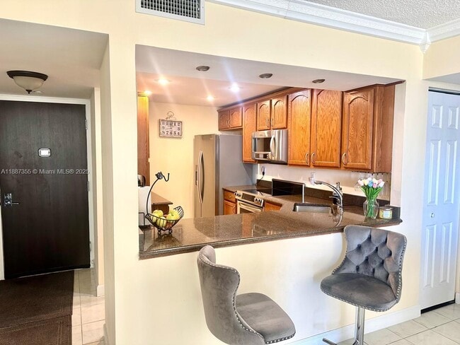 Building Photo - 20335 W Country Club Dr