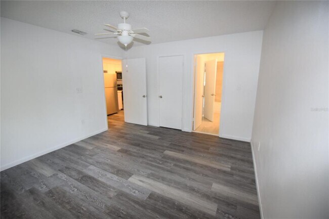 Building Photo - 906 Sumter St
