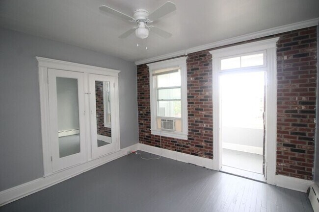 Building Photo - 3010 Guilford Ave