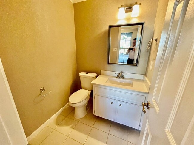 Building Photo - 6208 Lost Horizon Dr