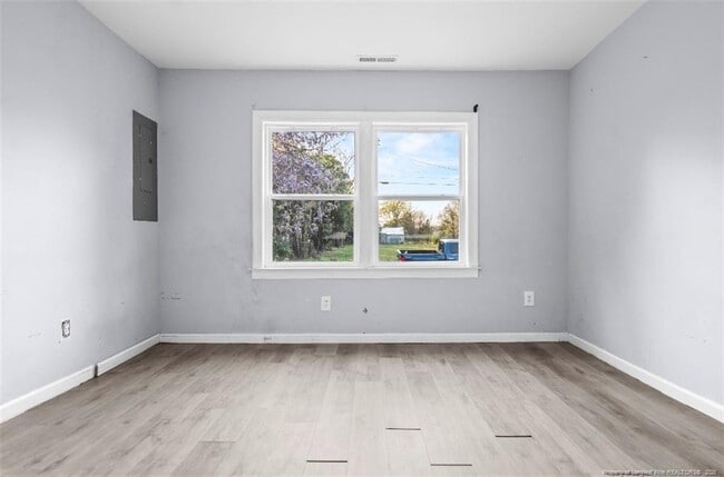 Building Photo - 313 S Racepath St