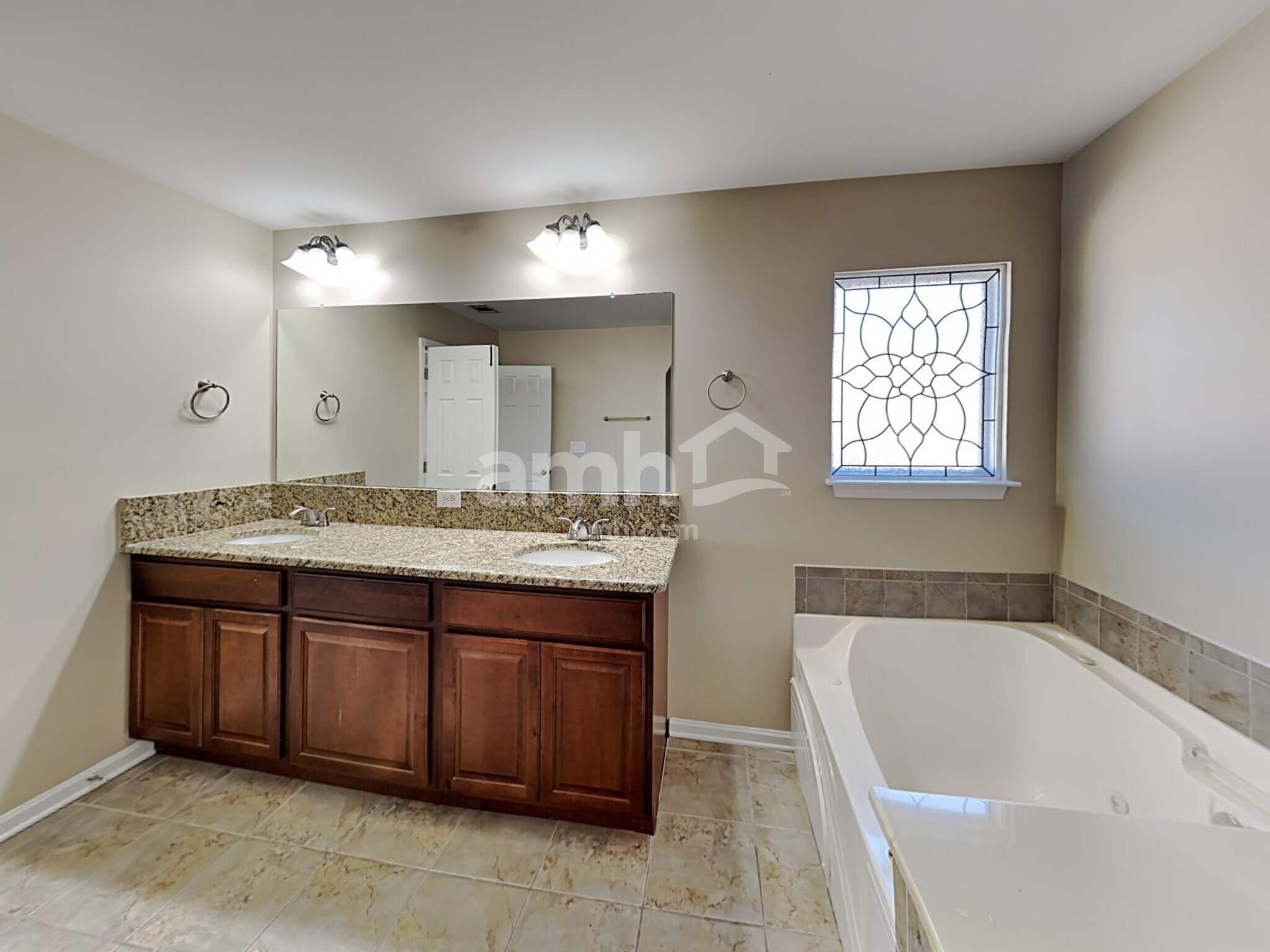 Building Photo - 586 Creek Valley Ct