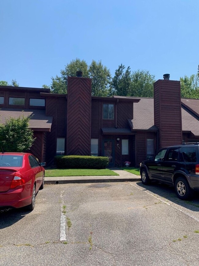 Building Photo - 317 Rock Knoll Dr