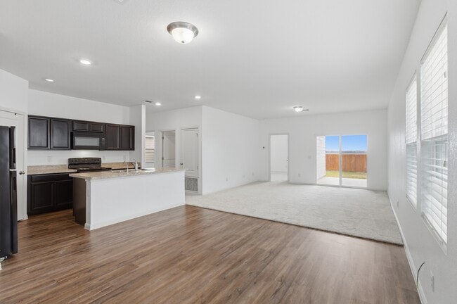 Building Photo - 211 Shiro Dr