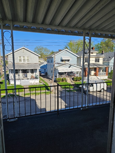 Building Photo - 5257 Rolston Ave