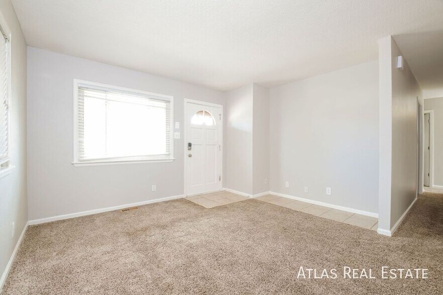 Building Photo - 1710 Hoffman Way