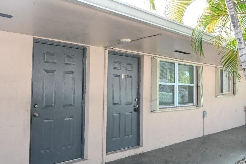 Building Photo - 6040 SW 26th St