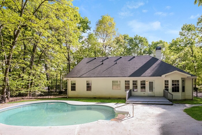 Building Photo - 47 Lakesprings Dr