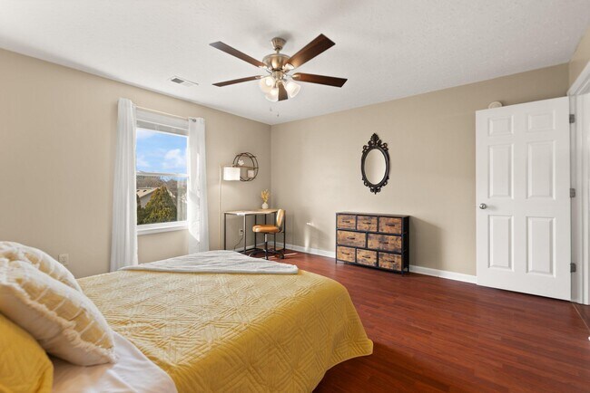 Building Photo - 1409 Pleasant Ridge Dr