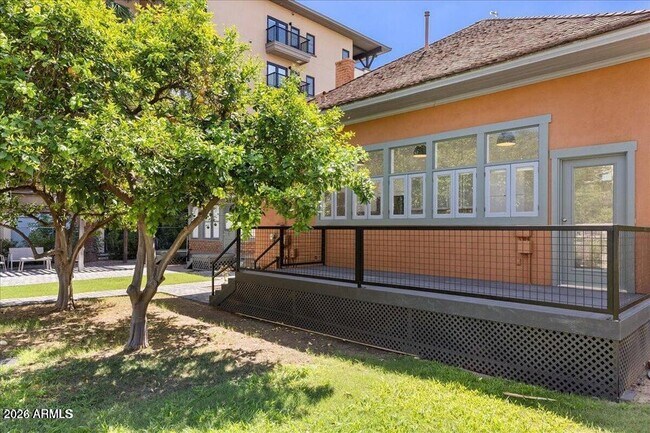Building Photo - 825 N 3rd Ave