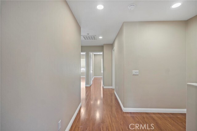 Building Photo - 18 Moonstone