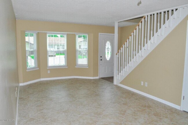 Building Photo - 2516 Johnson Dr