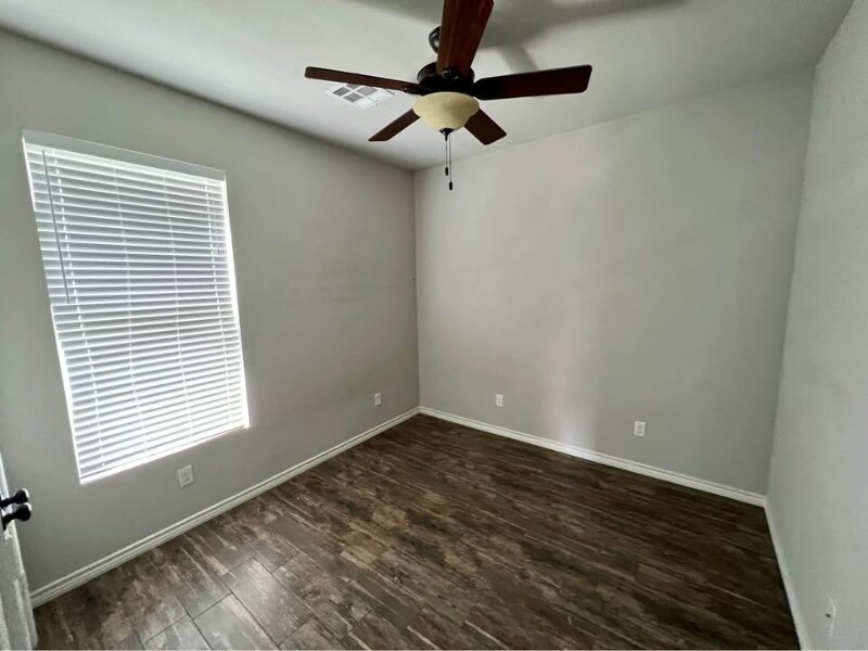 Building Photo - 10712 Granada Dr