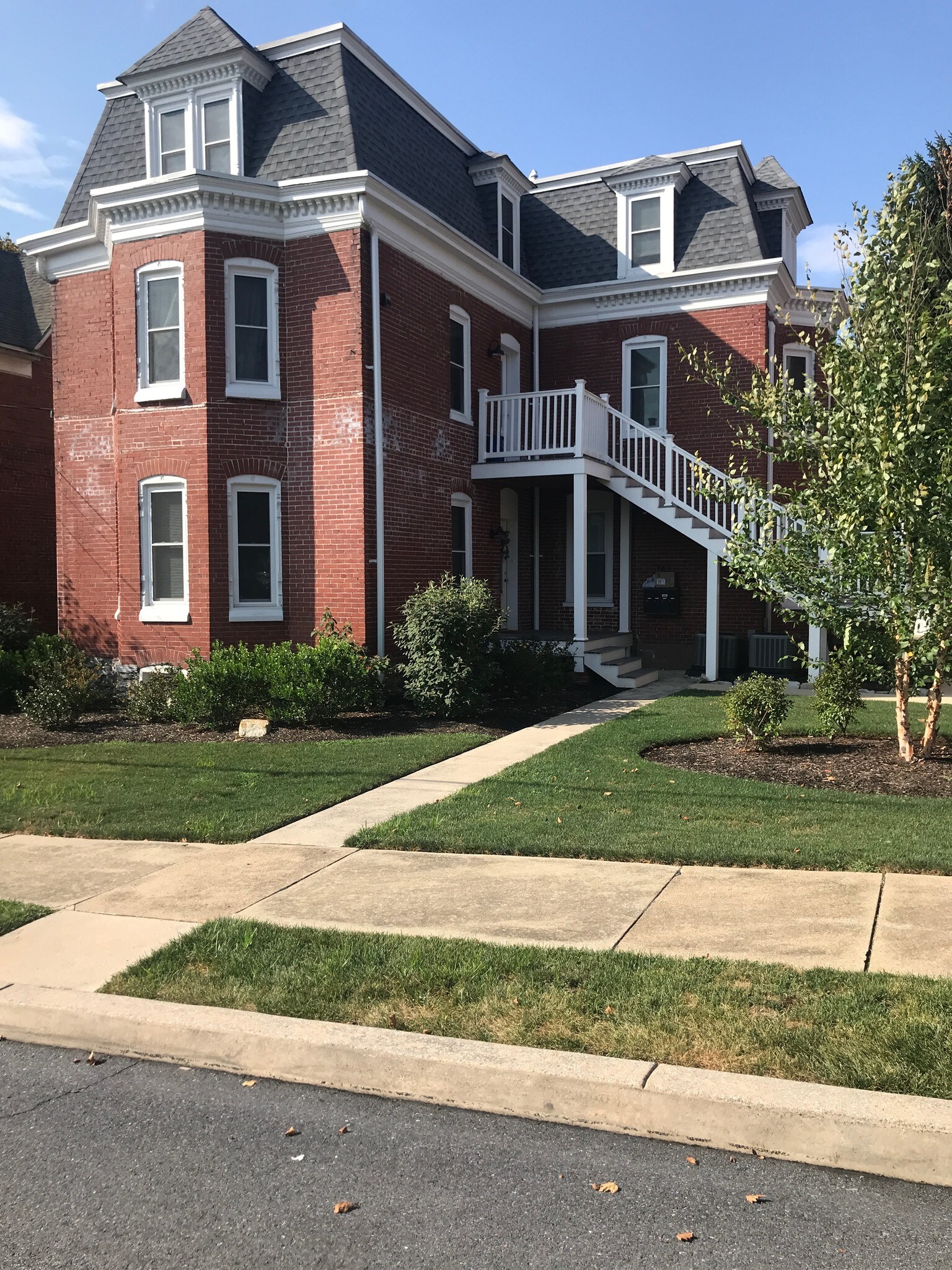 Professionally maintaind exterior - 141 W Broad St