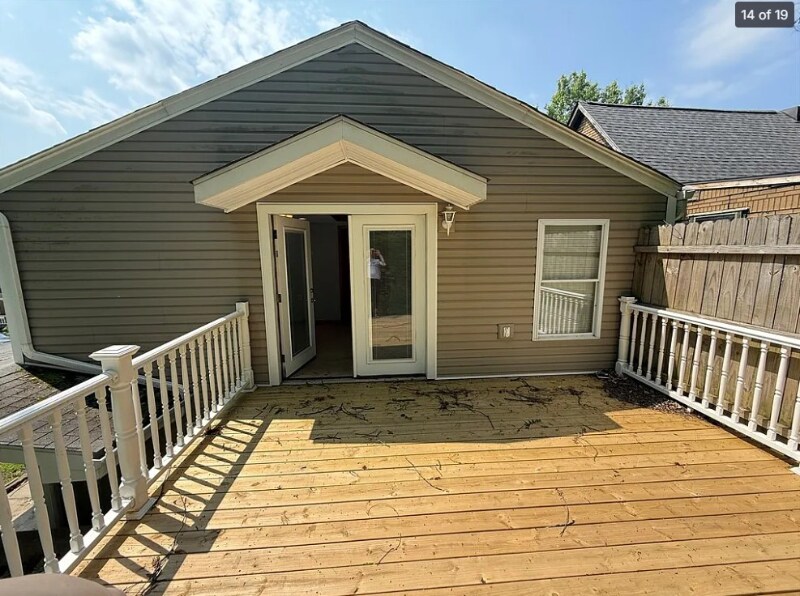 Building Photo - 635 Valley St