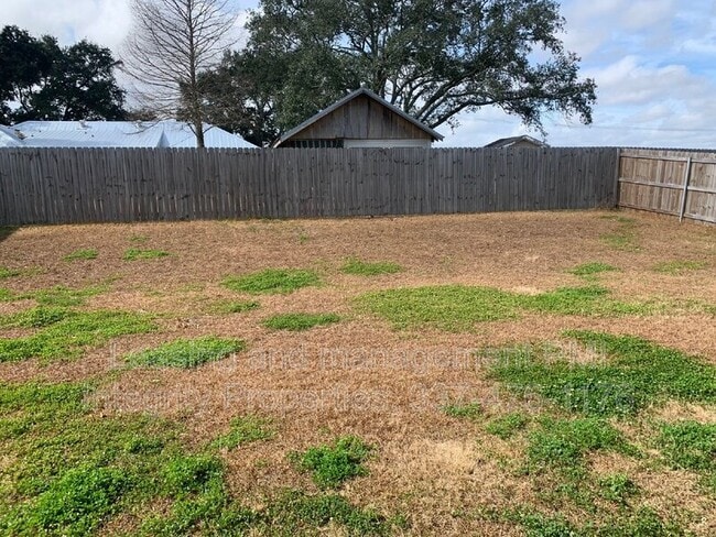 Building Photo - 201 St Caillin St