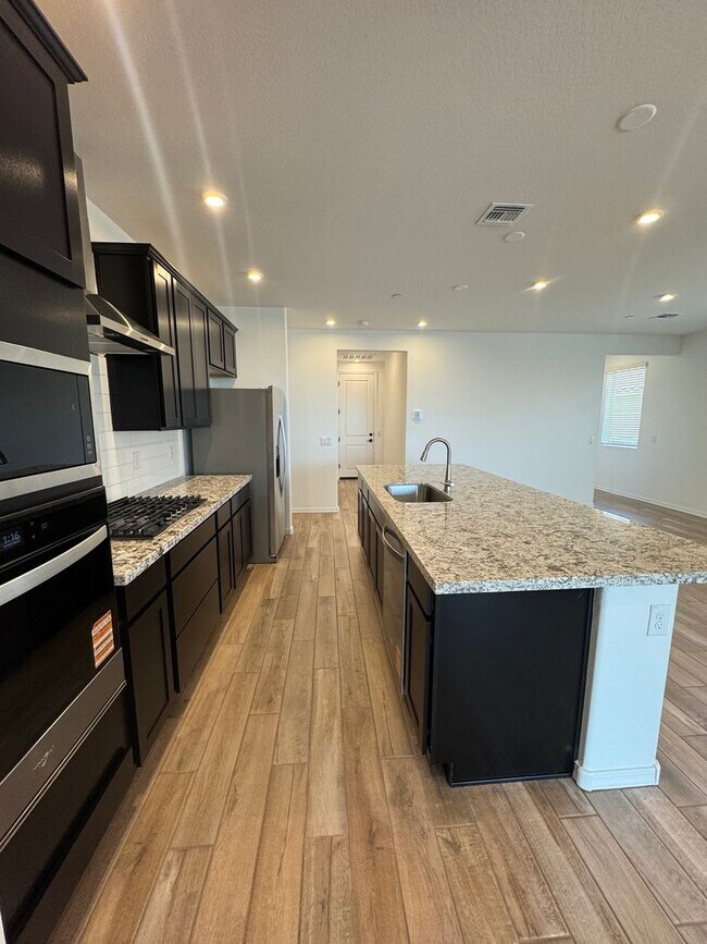 Building Photo - Brand new home in Vistancia/ ** Ask about our move in specials **
