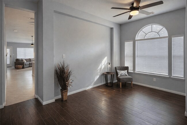 Building Photo - 1803 W Welsford Dr