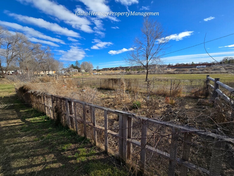 Building Photo - 80 N Sugar St