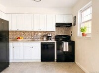 Building Photo - 5 Wildwood Dr