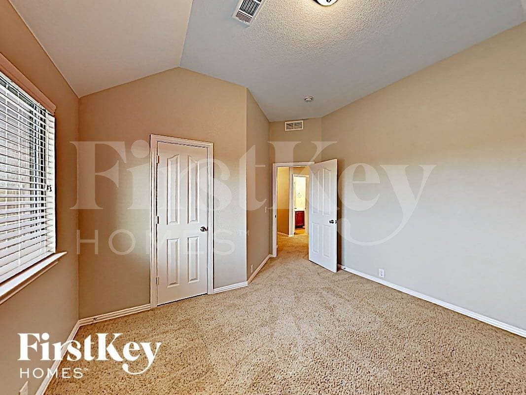 Building Photo - 816 Cutting Horse Dr