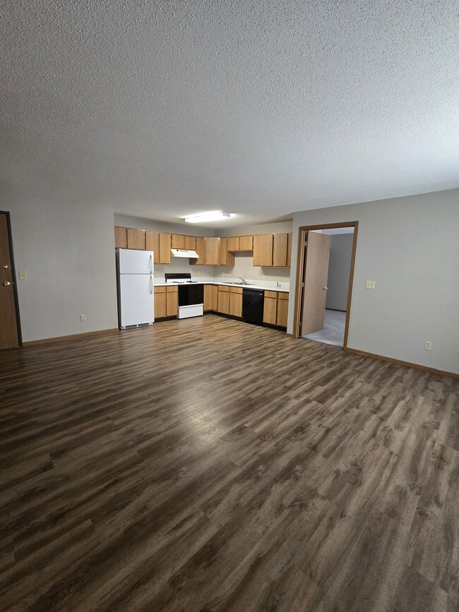 Building Photo - 8th & 8th Apartments