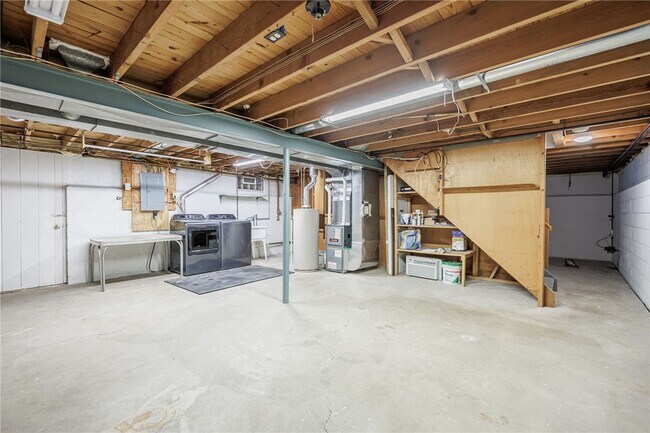 Building Photo - 105 Chestnut Dr