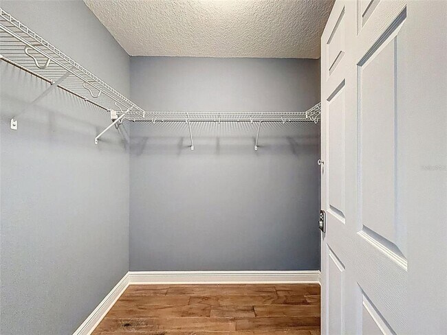 Building Photo - 10701 Laurel Vista Way