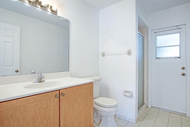 Building Photo - 1273 SW Albenga Ave