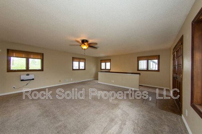 Building Photo - 1622 Oxford Dr