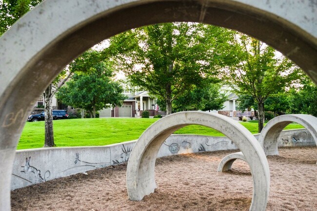 Building Photo - 3848 Red Deer Trl