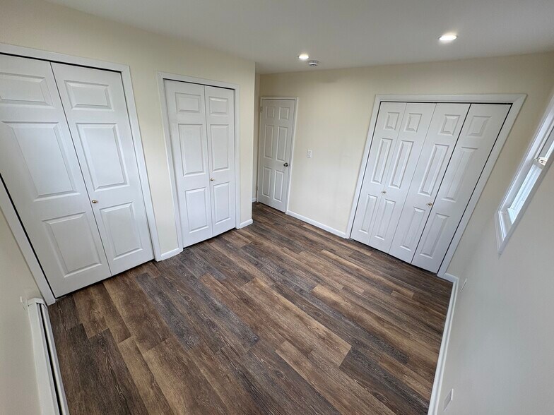 Building Photo - 1542 Potter Blvd