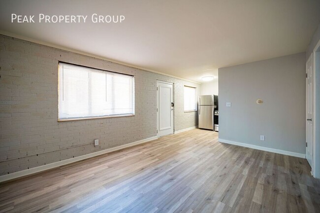 Building Photo - Available Fall 2025! 1 Bedroom Located in ...