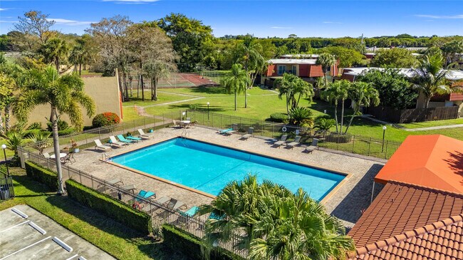 Building Photo - 22940 Oxford Pl