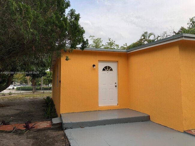 Building Photo - 1605 NW 127th St