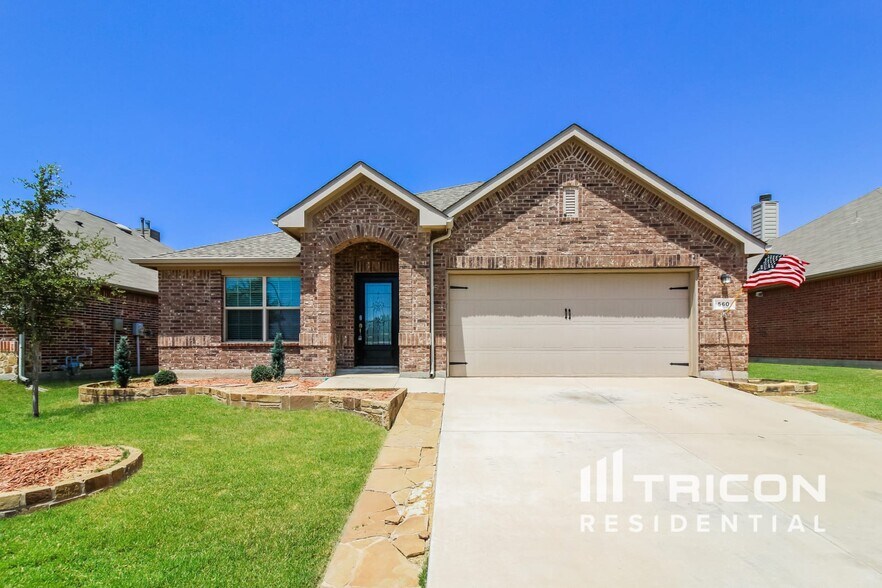 Primary Photo - 560 Bromeliad Dr