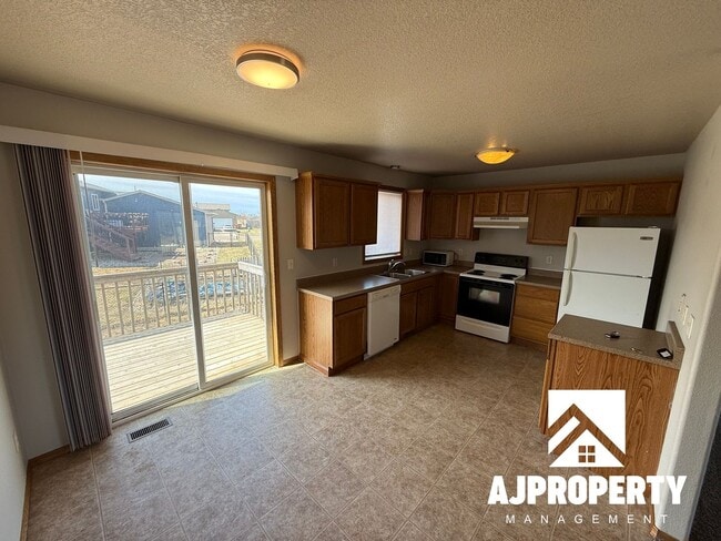 Building Photo - 409 Cottonwood Dr