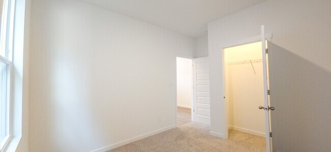 Building Photo - 4191 Viceroy St