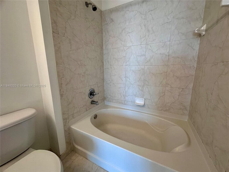 Building Photo - 2275 Biscayne Blvd